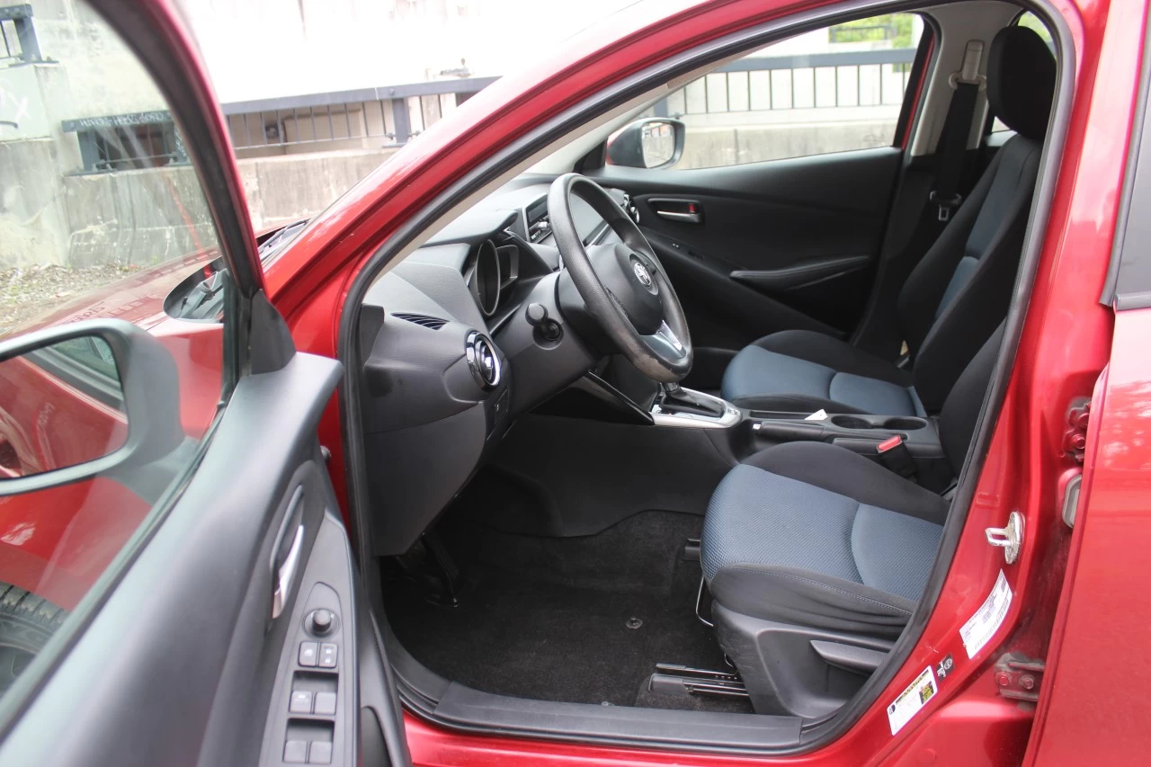 2016 Toyota Yaris 4dr Sdn Image principale