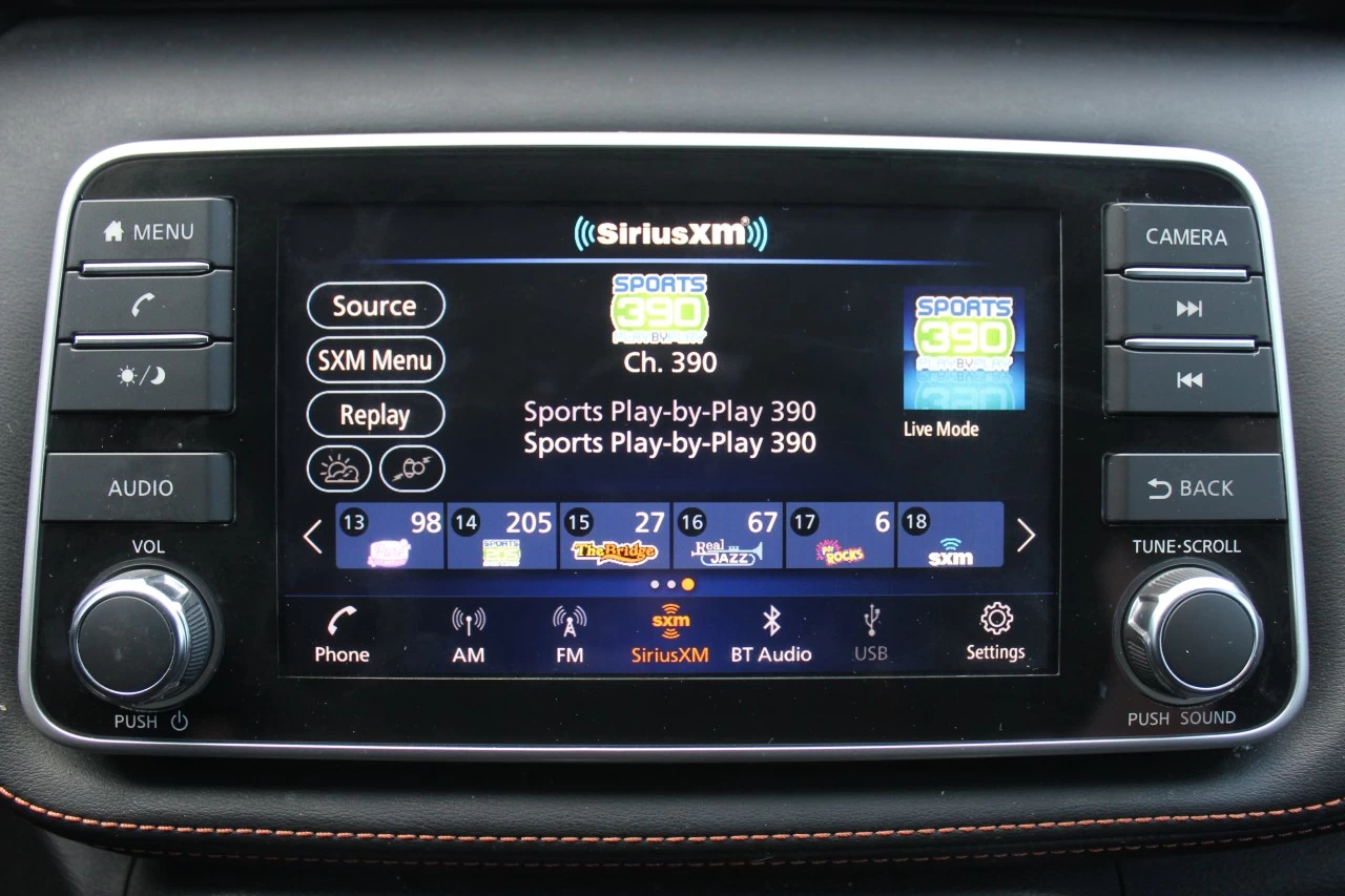 2019 Nissan Kicks SR Image principale