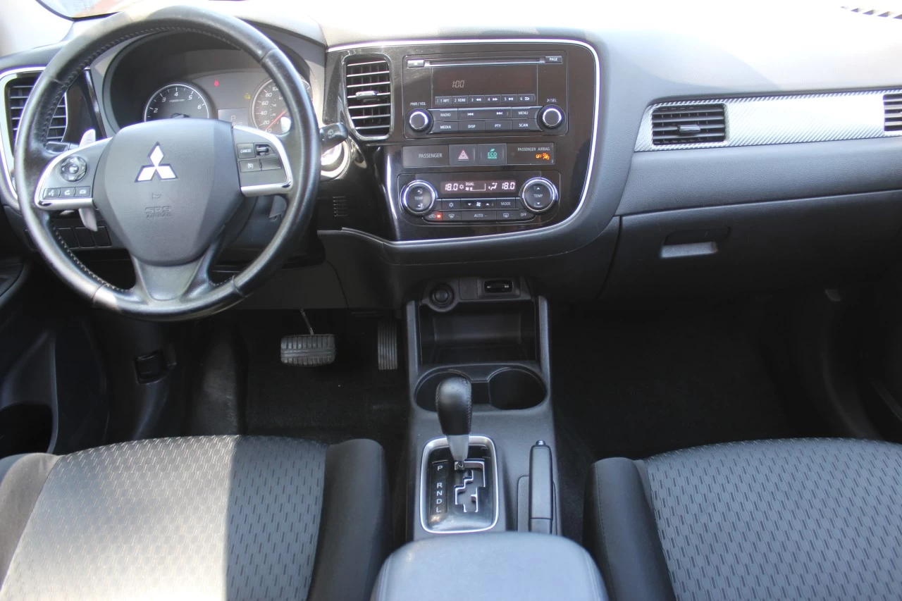 2014 Mitsubishi Outlander SE Main Image
