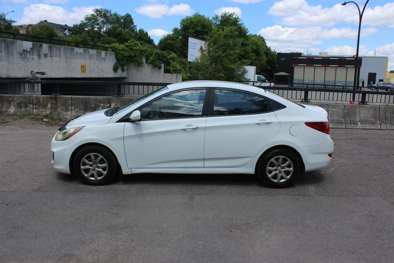 2013 Hyundai Accent GL Image principale