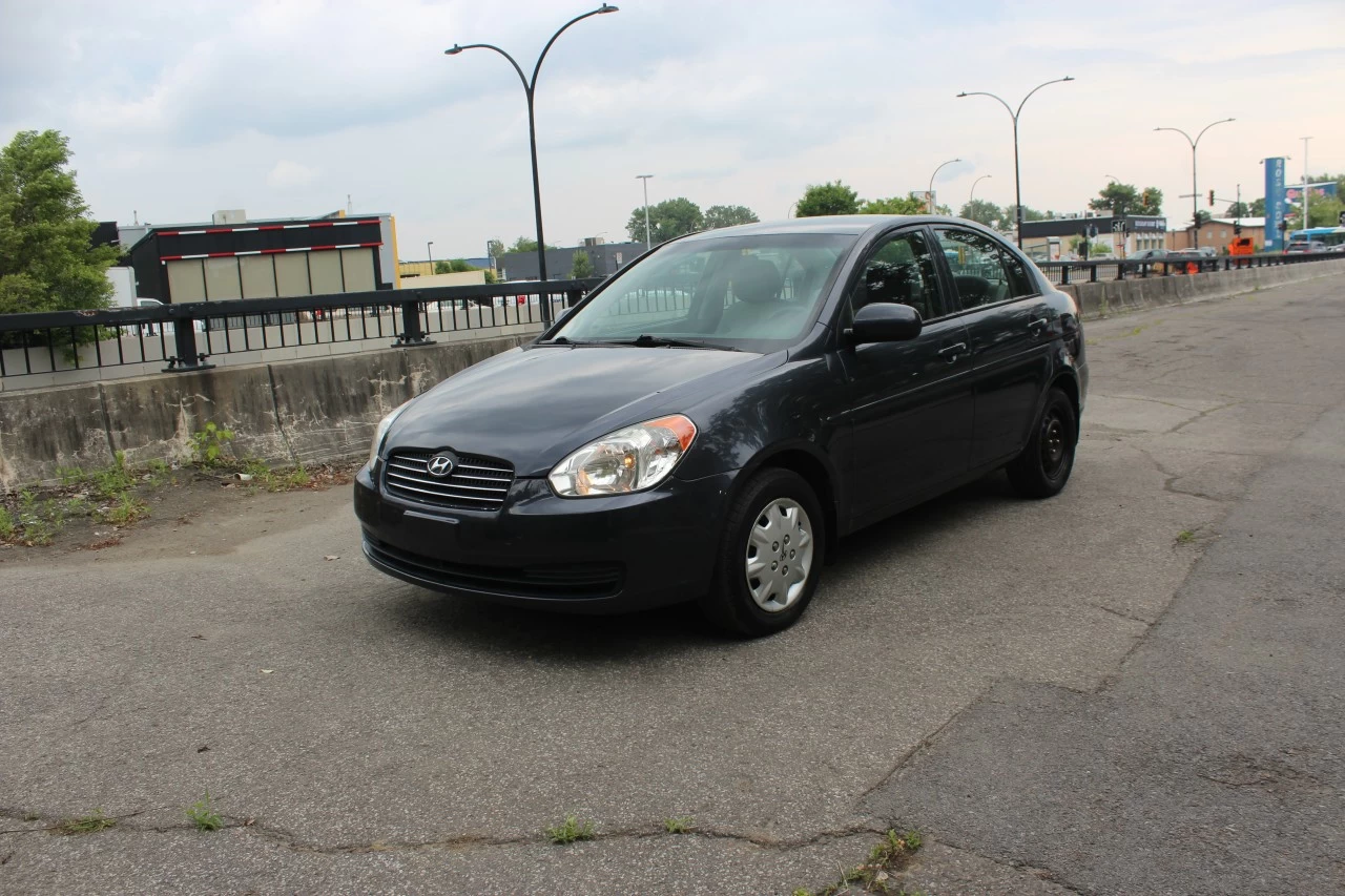 2011 Hyundai Accent GL Image principale
