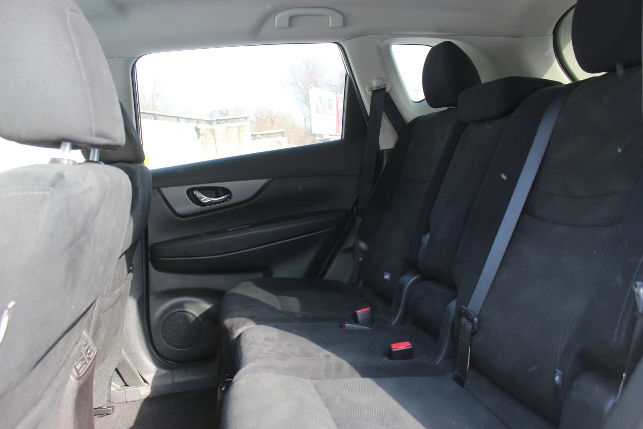 2016 Nissan Rogue SV Image principale