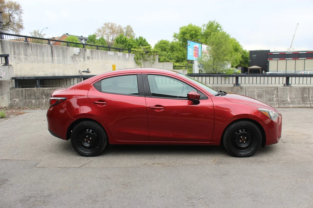 2016 Toyota Yaris 4dr Sdn Image principale