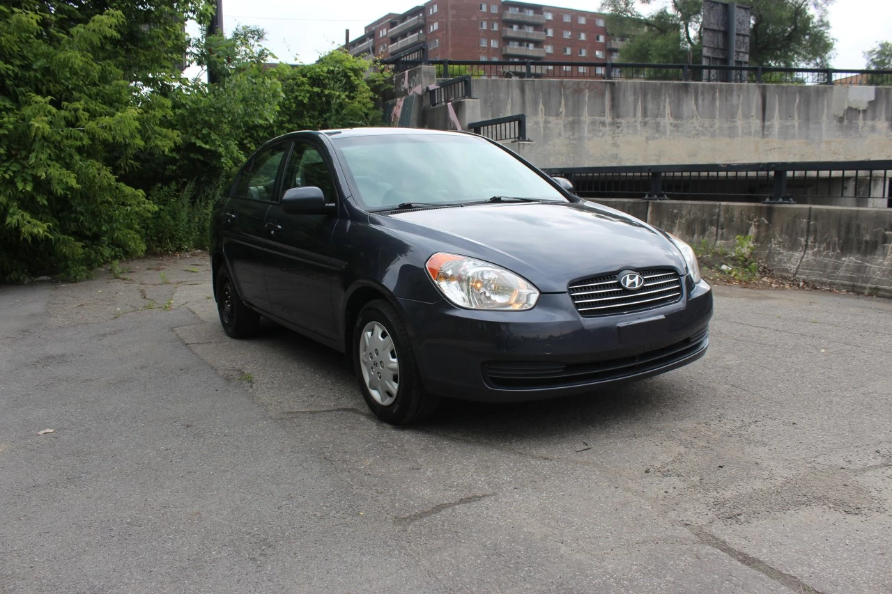 2011 Hyundai Accent GL Image principale