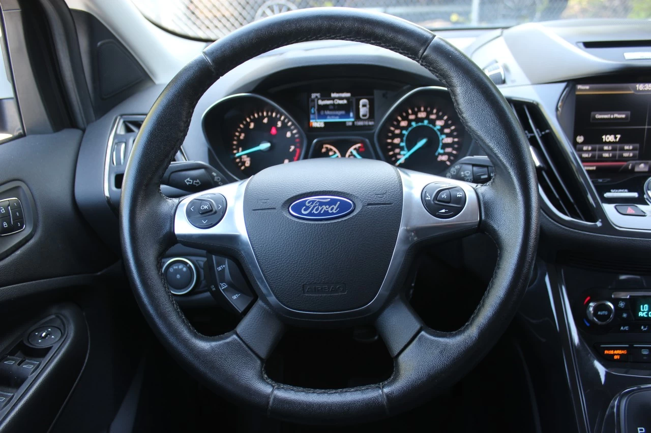 2015 Ford Escape Titanium Image principale