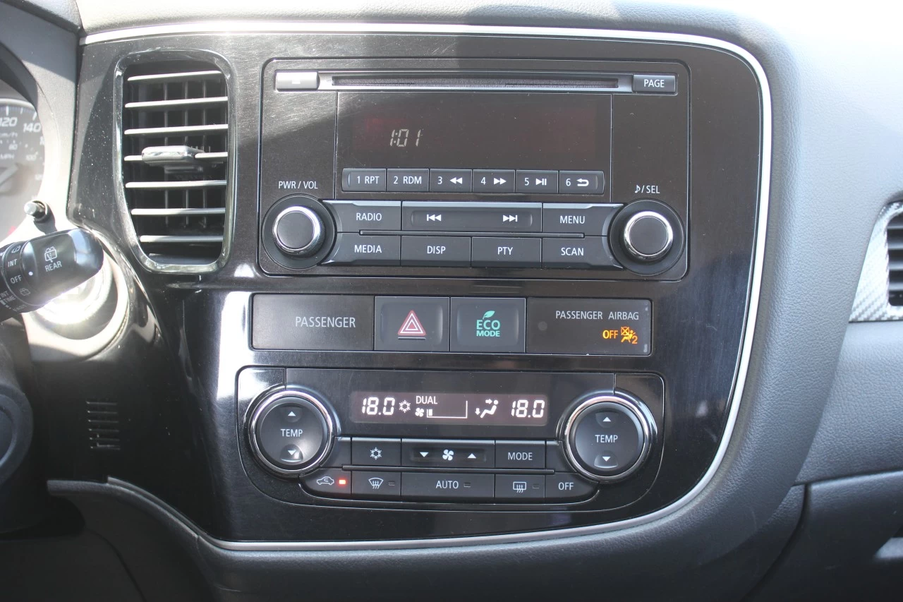 2014 Mitsubishi Outlander SE Main Image