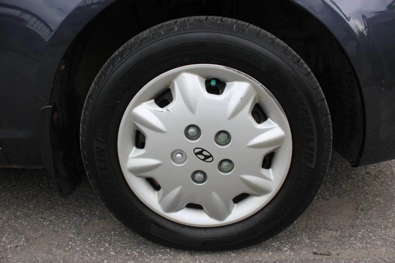 2011 Hyundai Accent GL Image principale