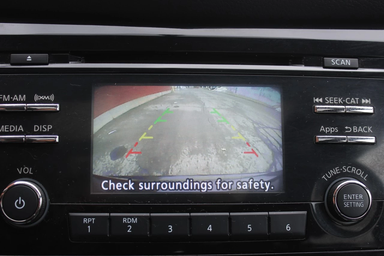 2014 Nissan Rogue SV Main Image