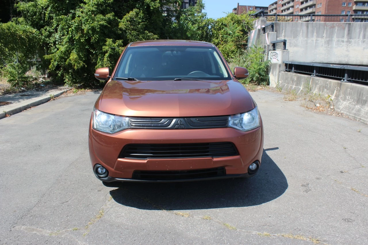 2014 Mitsubishi Outlander SE Main Image