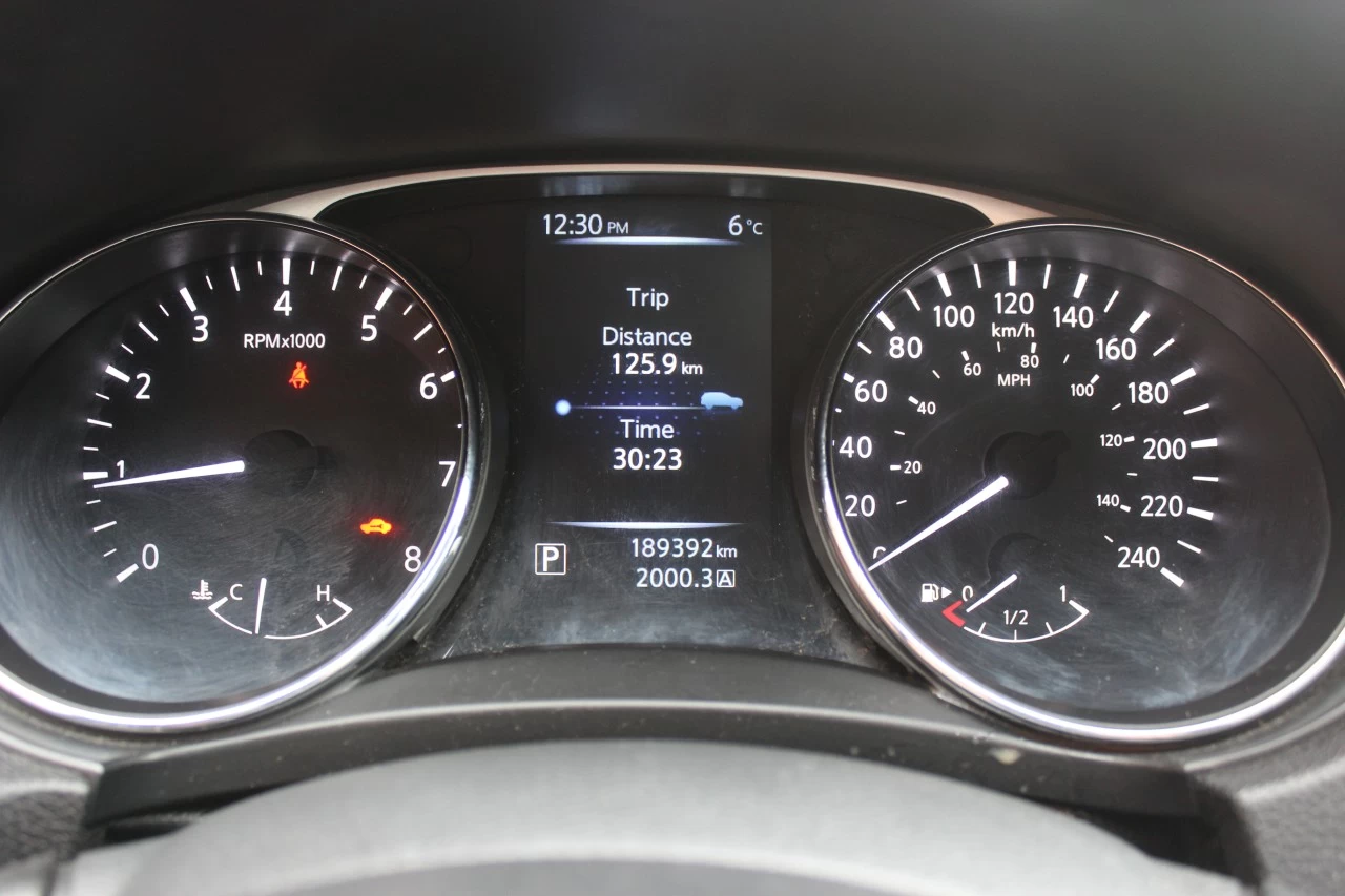 2014 Nissan Rogue SV Main Image