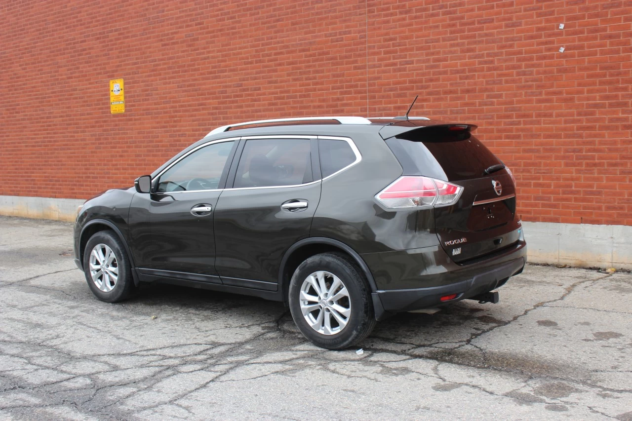 2014 Nissan Rogue SV Main Image