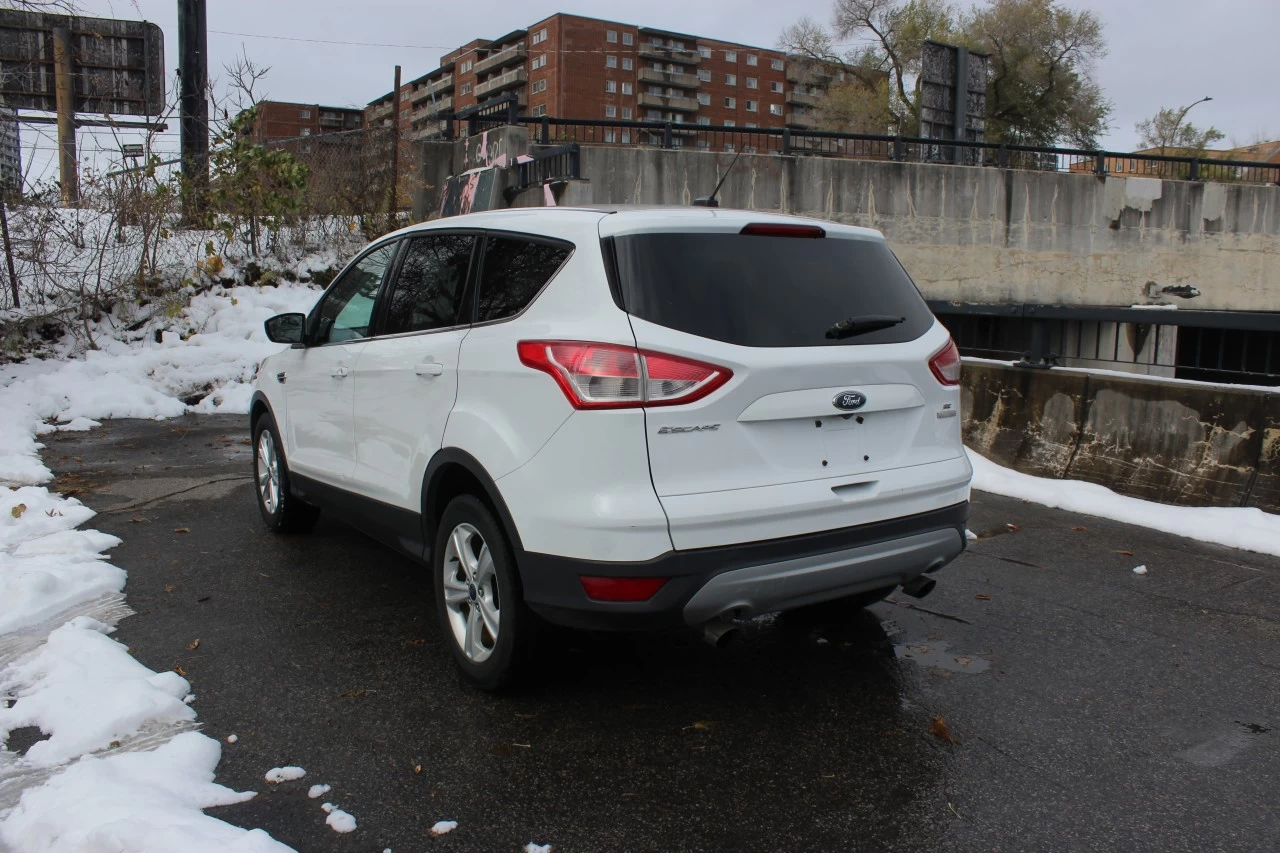 2016 Ford Escape SE Image principale