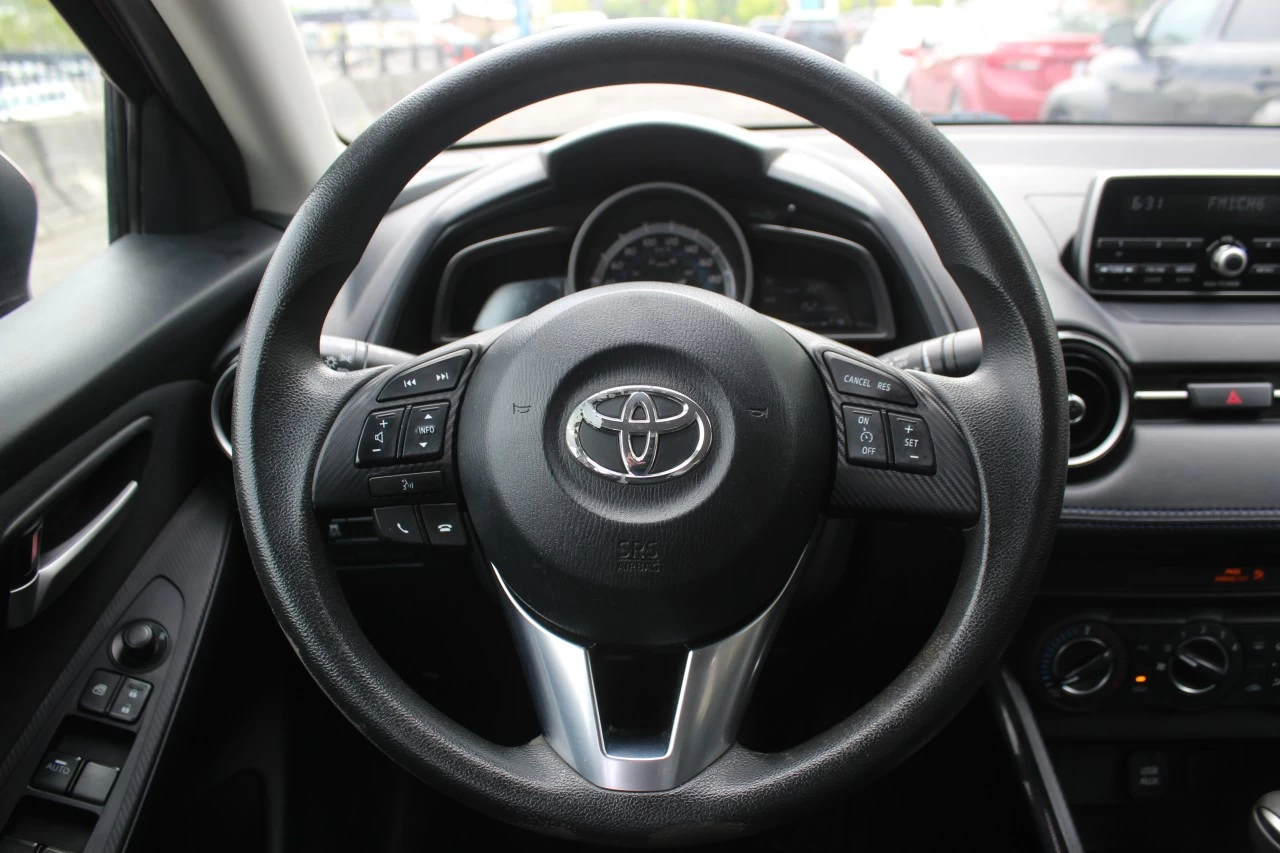 2016 Toyota Yaris 4dr Sdn Image principale