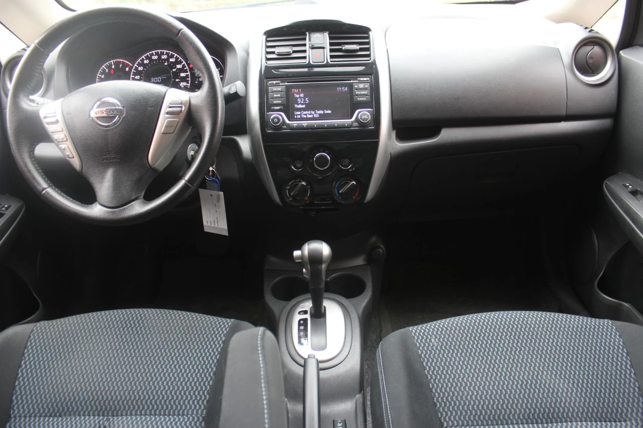 2018 Nissan Versa Note SV Image principale