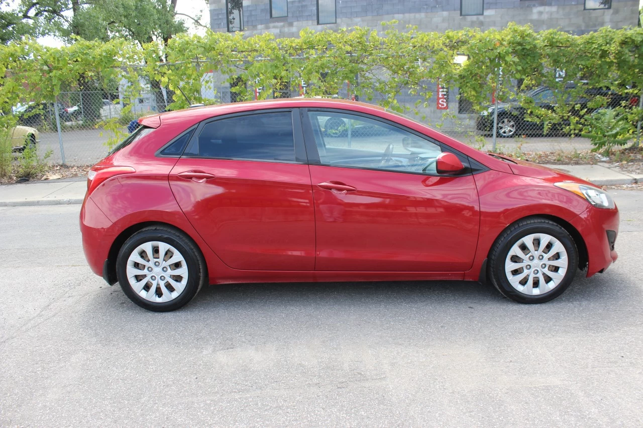 2016 Hyundai Elantra GT GL Main Image
