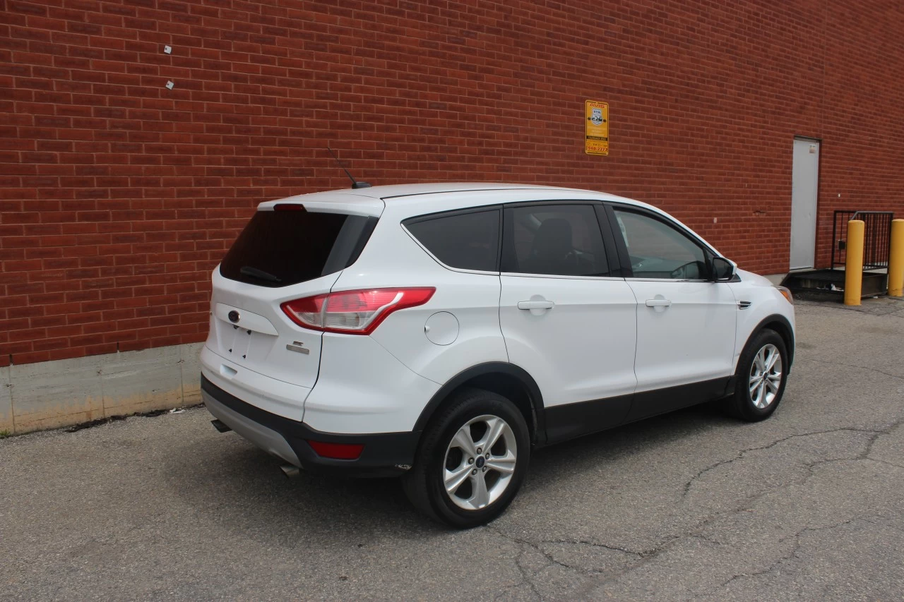 2016 Ford Escape SE Image principale