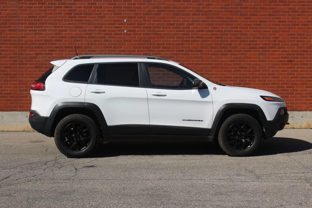 2016 Jeep Cherokee Trailhawk Main Image