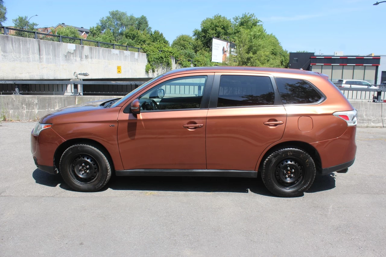 2014 Mitsubishi Outlander SE Main Image
