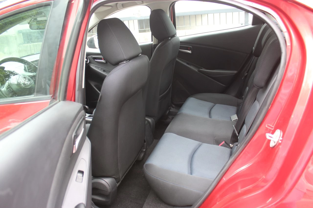 2016 Toyota Yaris 4dr Sdn Image principale
