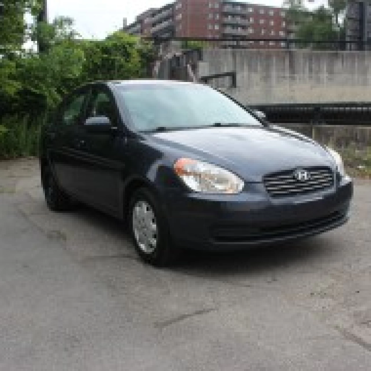 2011 Hyundai Accent GL Image principale