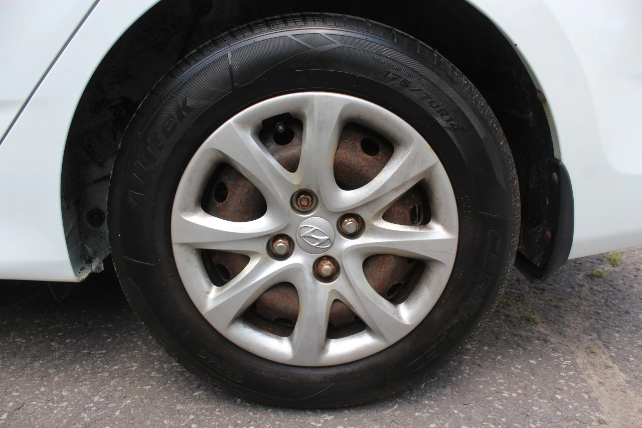 2013 Hyundai Accent GL Image principale