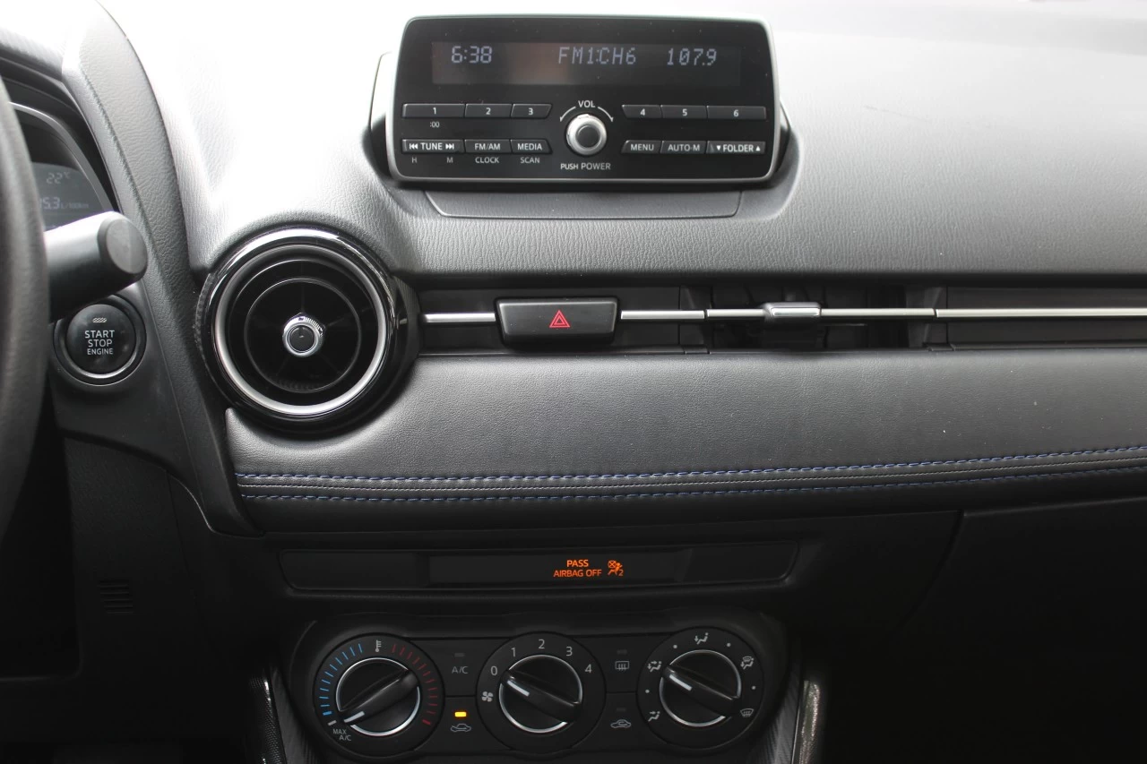2016 Toyota Yaris 4dr Sdn Image principale